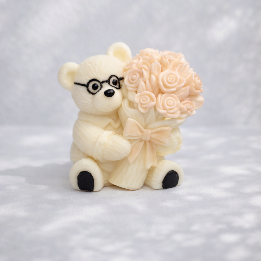 Oso con Ramo de Flores